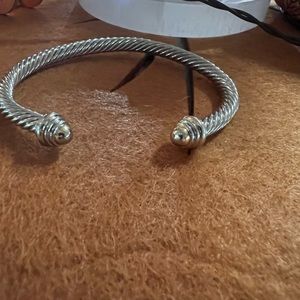 Cable bracelet